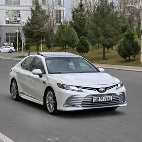 Toyota Camry 2018