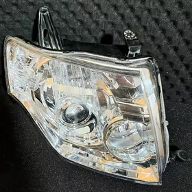 Правая фара Pajero4