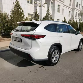 Toyota Highlander 2020