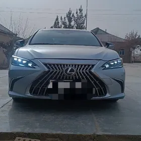 Lexus ES 350 2022
