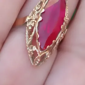 gyzyl ýúzúk gysagly