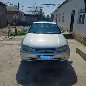 Toyota Camry 2000