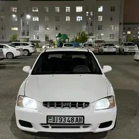 Hyundai Accent 2001