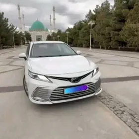 Toyota Camry 2020