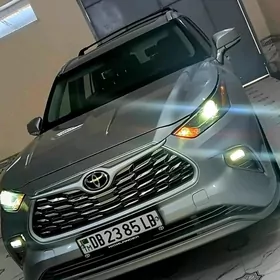 Toyota Highlander 2022