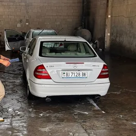 Mercedes-Benz E-Class 2005