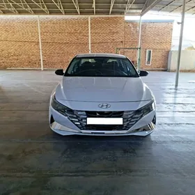 Hyundai Elantra 2022