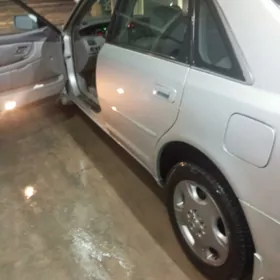 Toyota Avalon 2001