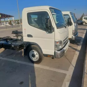Mitsubishi Canter 2025
