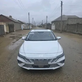 Hyundai Elantra 2025