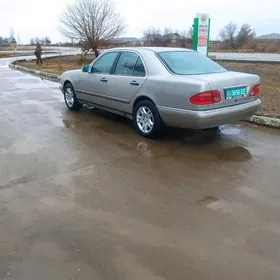 Mercedes-Benz E320 1997