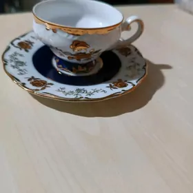 кофейная чашка с блюдцем