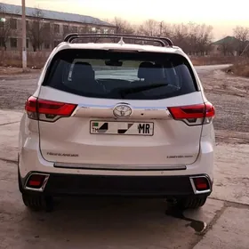 Toyota Highlander 2019