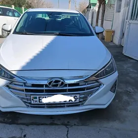 Hyundai Elantra 2019