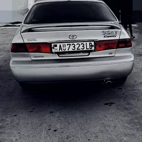 Toyota Camry 2000
