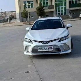 Toyota Camry 2021