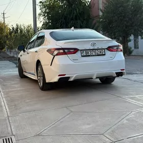 Toyota Camry 2021