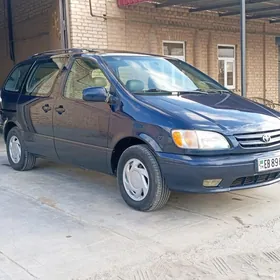 Toyota Sienna 2002