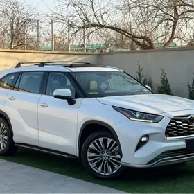 Toyota Highlander 2020