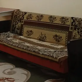 диван,два кресла и кровать