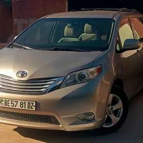 Toyota Sienna 2016