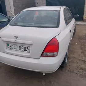 Hyundai Elantra 2001