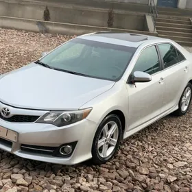 Toyota Camry 2014