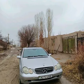 Mercedes-Benz C320 2001