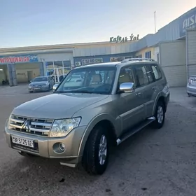 Mitsubishi Pajero 2008
