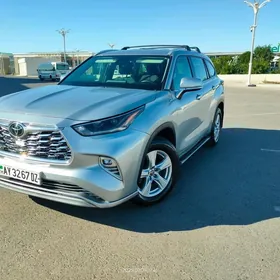 Toyota Highlander 2021