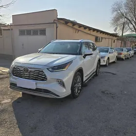 Toyota Highlander 2022