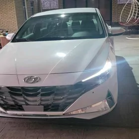 Hyundai Elantra 2023