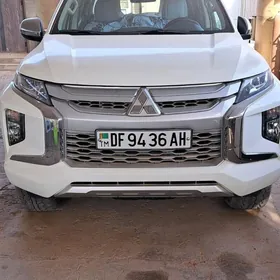 Mitsubishi L200 2021