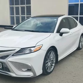 Toyota Camry 2020