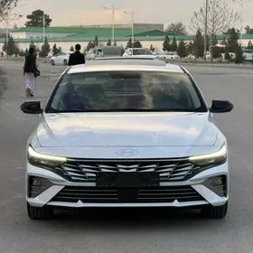 Hyundai Elantra 2025