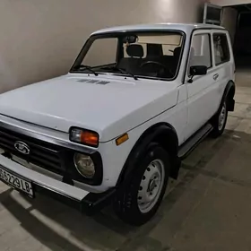 Lada Niva 2000