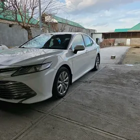 Toyota Camry 2020