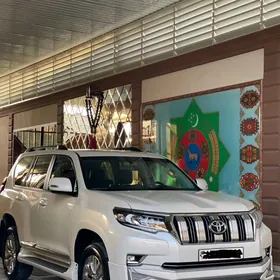 Toyota Land Cruiser Prado 2023