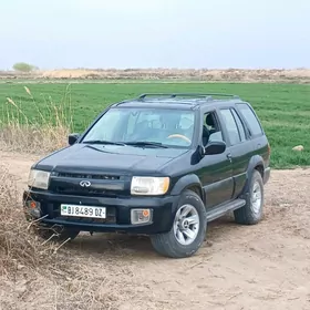 Infiniti QX4 2001