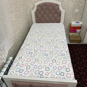 1 местное кровать и камок