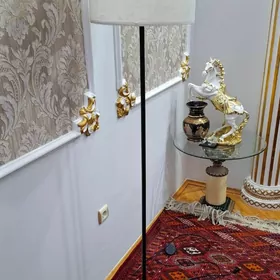 Svetilnik / Торшер