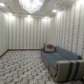 8 мкр 3 комнатная 2 этаж