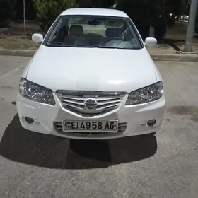 Nissan Sunny 2010