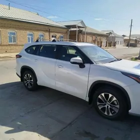 Toyota Highlander 2024