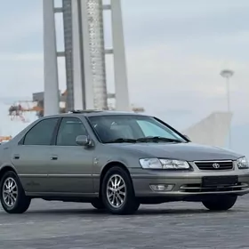 Toyota Camry 2000