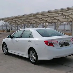Toyota Camry 2013