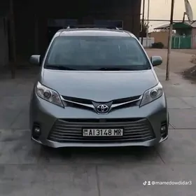 Toyota Sienna 2018