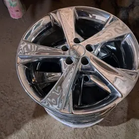 Carolla hrom R17 exclusive