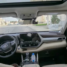 Toyota Highlander 2021