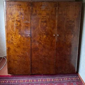 Шкаф чистое дерево